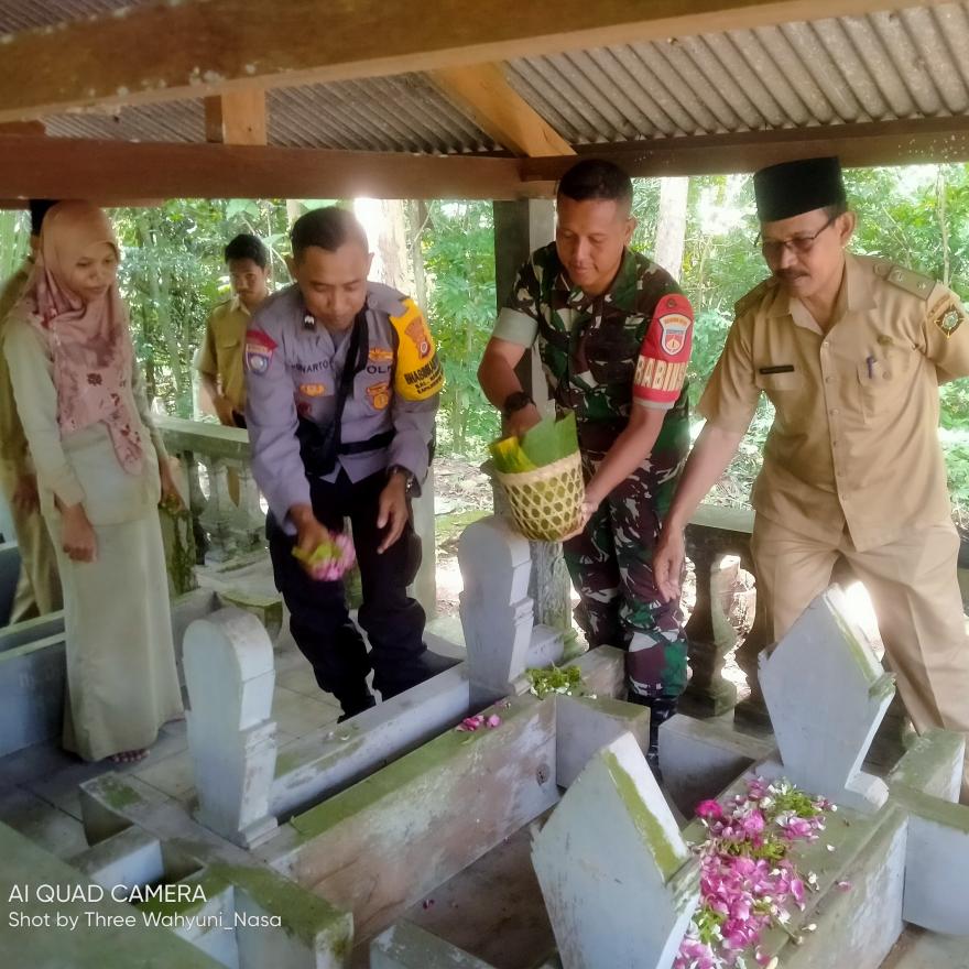 Ziarah Kubur sebagai Awal Rangkaian Peringatan Hari Jadi Hargorejo ke-78